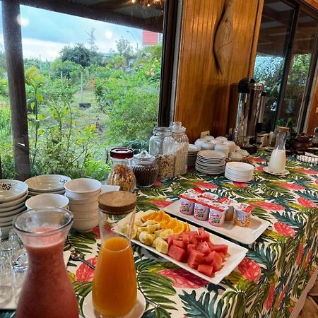 Teanehi Bed & Breakfast 앙가로아 외부 사진