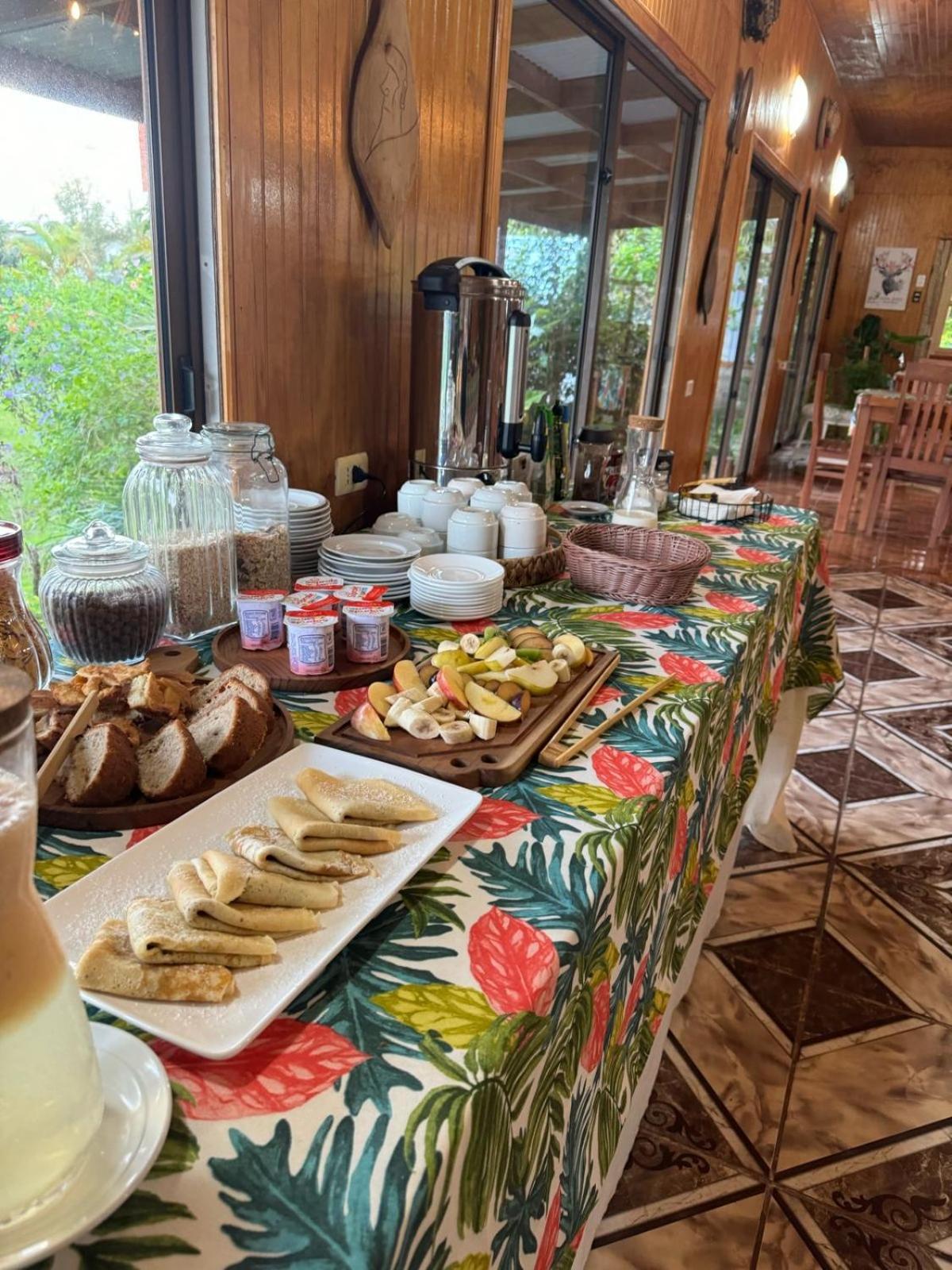 Teanehi Bed & Breakfast 앙가로아 외부 사진