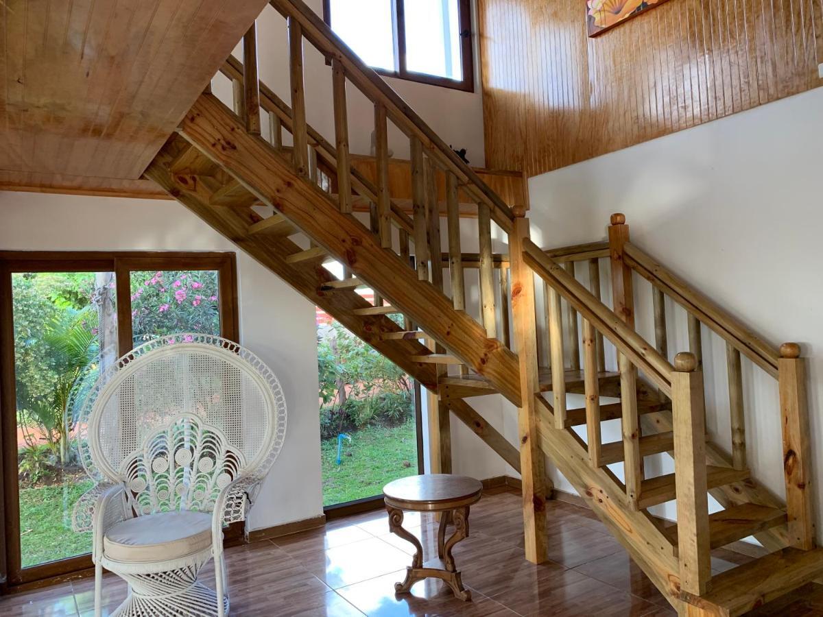 Teanehi Bed & Breakfast 앙가로아 외부 사진