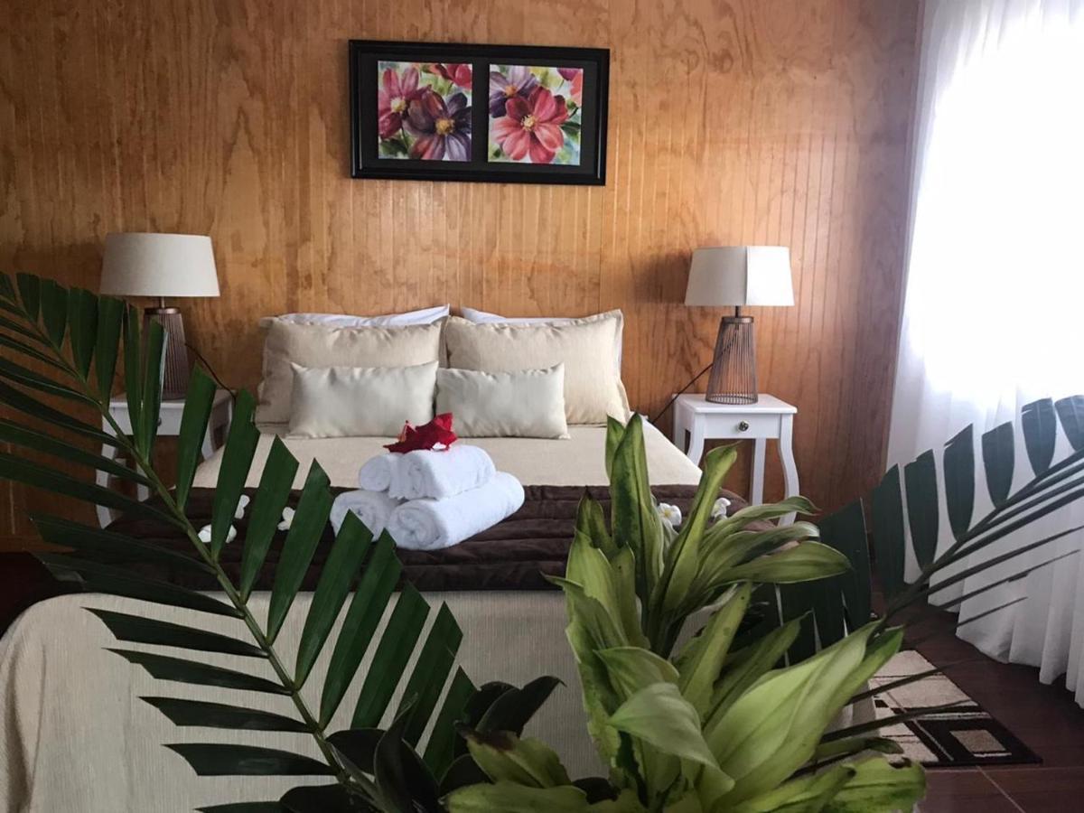 Teanehi Bed & Breakfast 앙가로아 외부 사진
